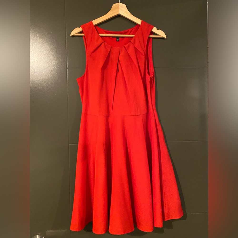 Elegant Red Sleeveless Dress